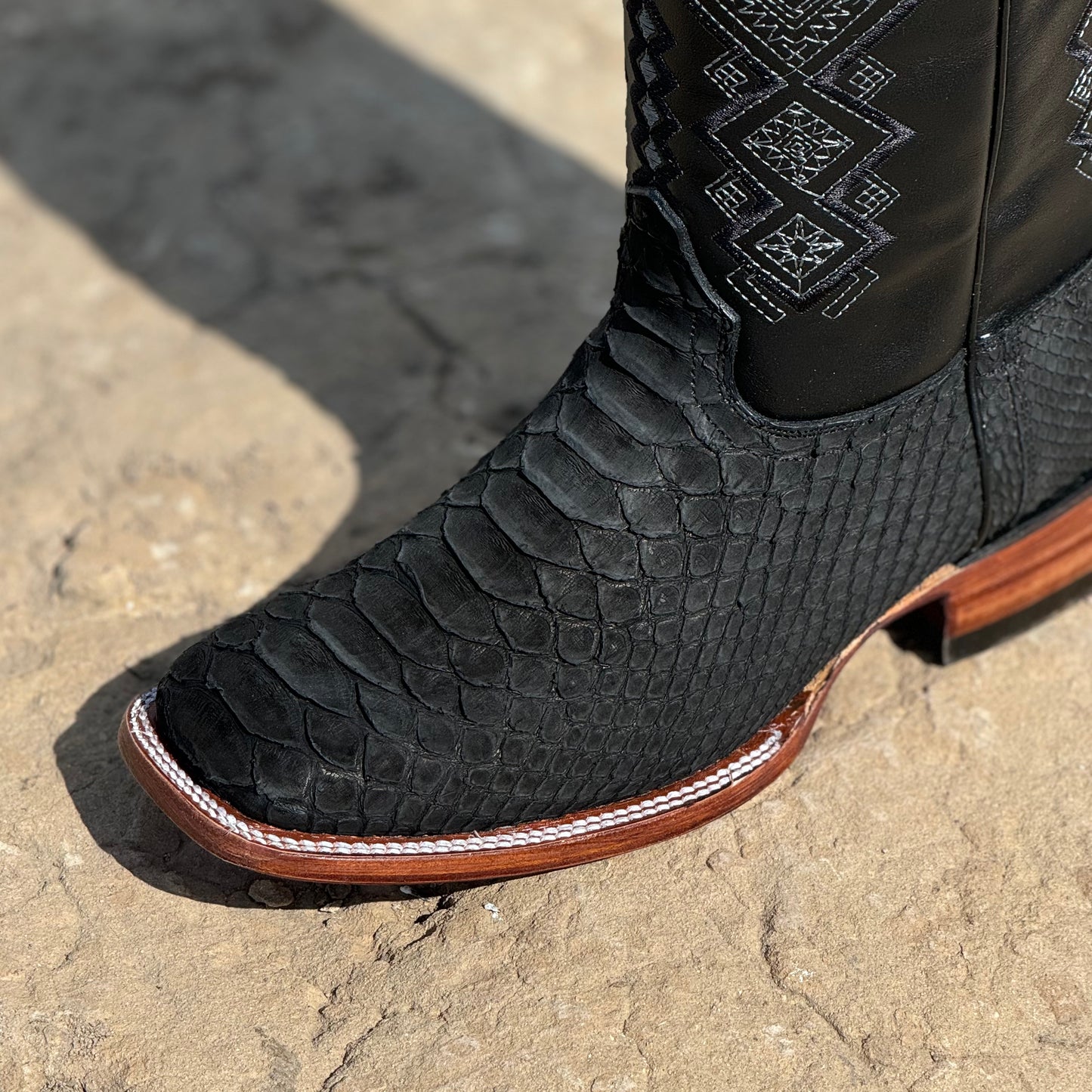 BOTAS BULL PYTHON NOBUCK BLACK