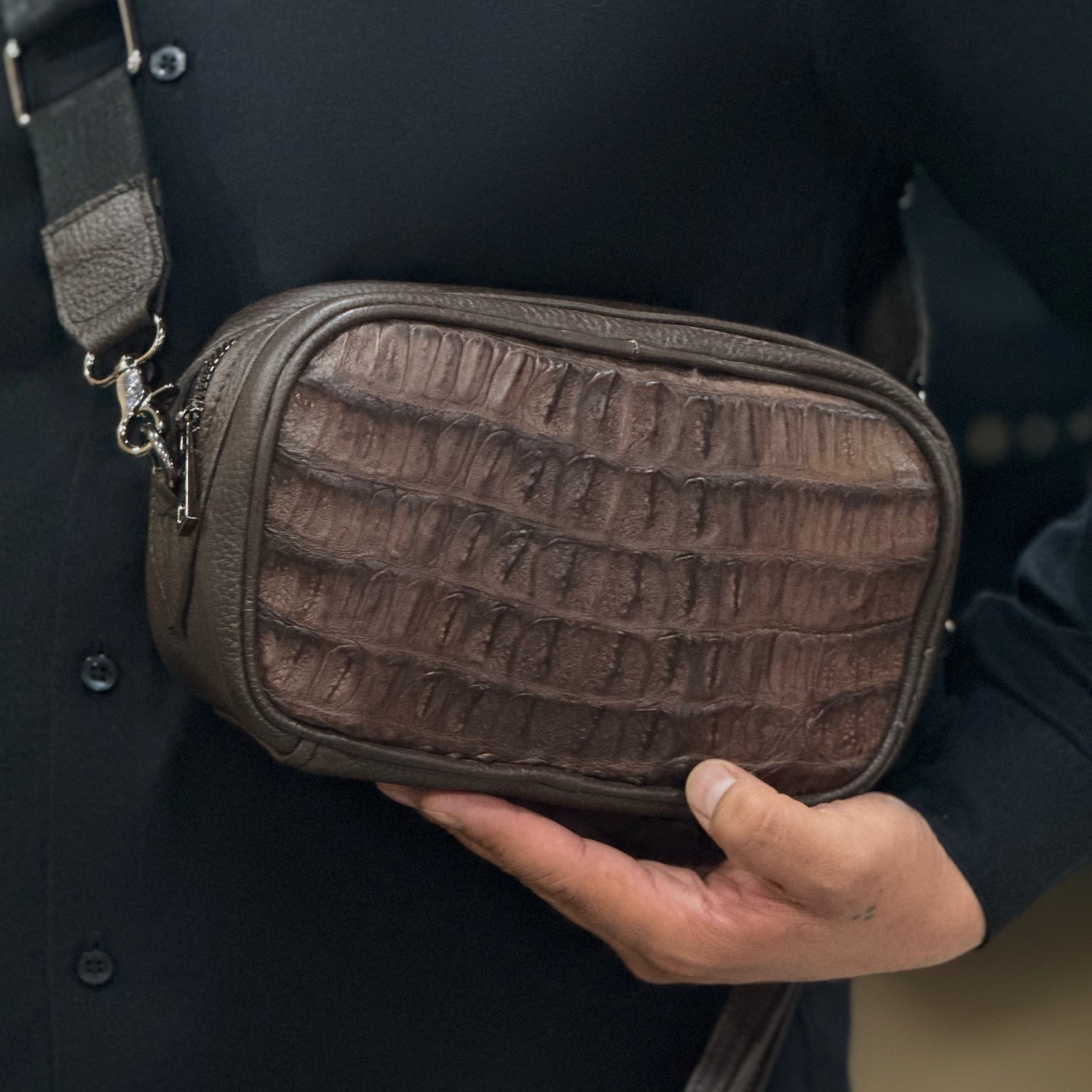 BANDOLERA LOMO CAYMAN TABACO