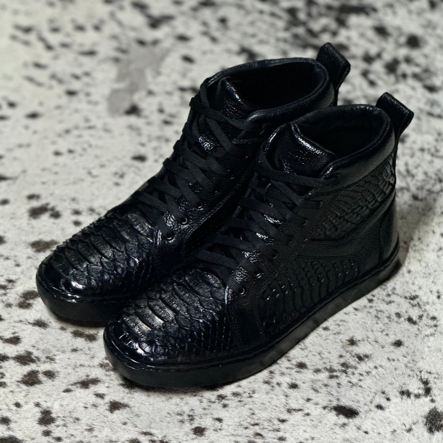 TENNIS BOTA PYTHON LUSTRADO BLACK
