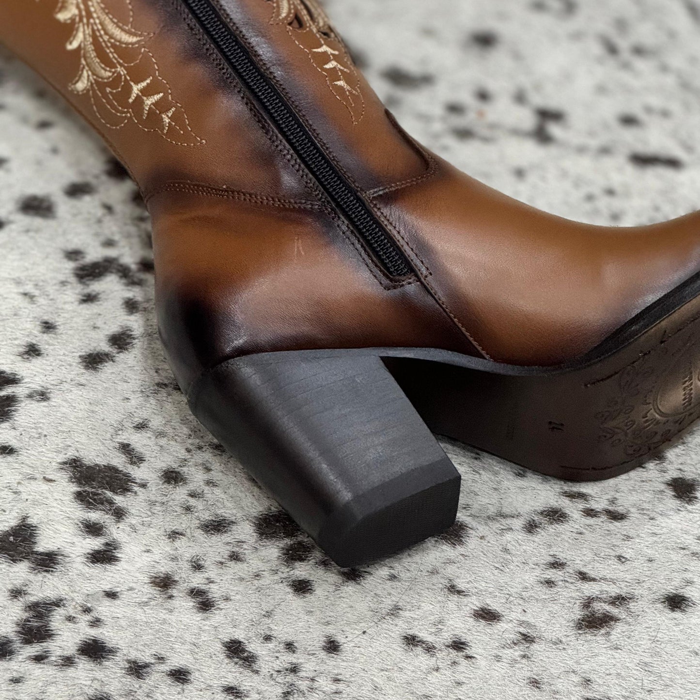 BOTAS VAQUERAS VANIDOSA PULL UP MIEL TUBO ALTO