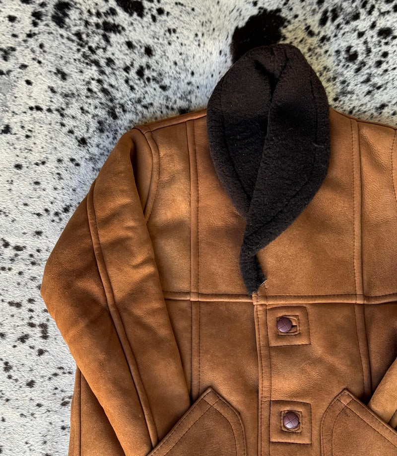 CHAMARRA BORREGO BOTONES MIEL / TABACO